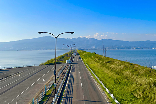 諫早湾干拓堤防道路の写真